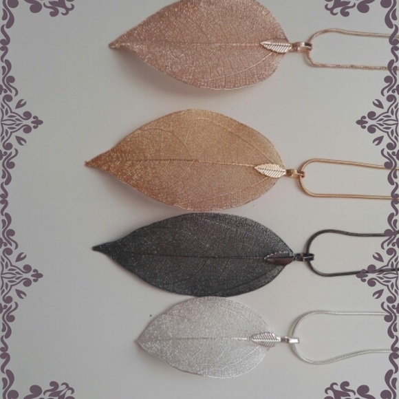 Real Leaf Pendant - Picture 3 of 4